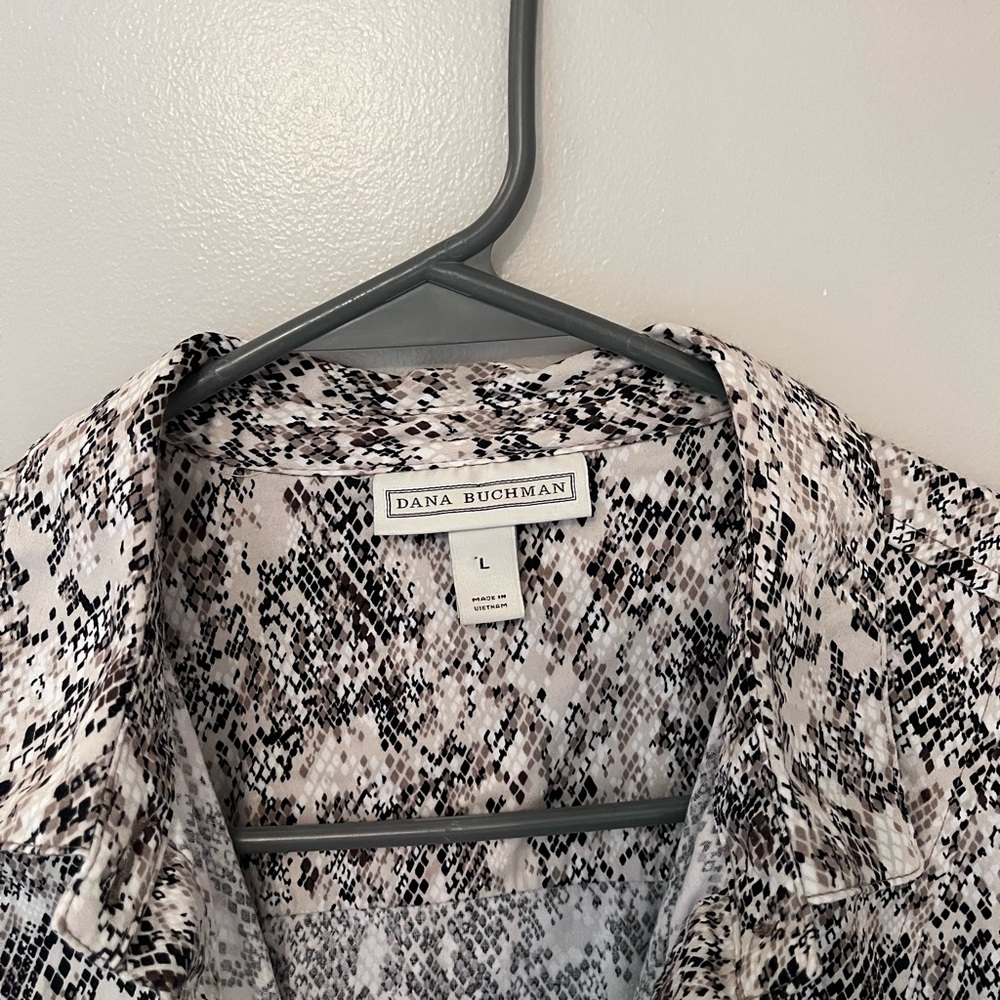 Dana Buchman Animal Print Button-Down Top – Size L 🐆 - Picture 5 of 7